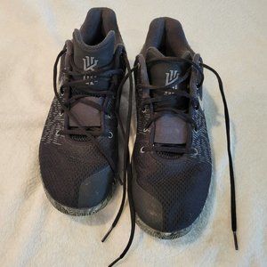 Nike Kyrie Flytrap 2 Anthracite Black Basketball Shoes AO4436-009 Sz 10.5